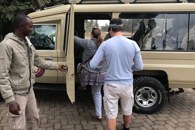 4 Days safari Tour Tanzania - Camps, lodges, and the included food (yes, beer and wine)