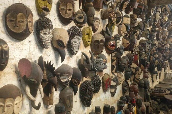 Dar es Salaam City Tour - Everyday - Askari Monument: a 10-minute history stop in the middle of town