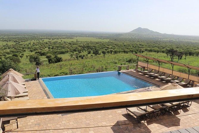 Discover Tanzania through the 3 wild classics - Entering Tanzania from Arusha: where your safari starts