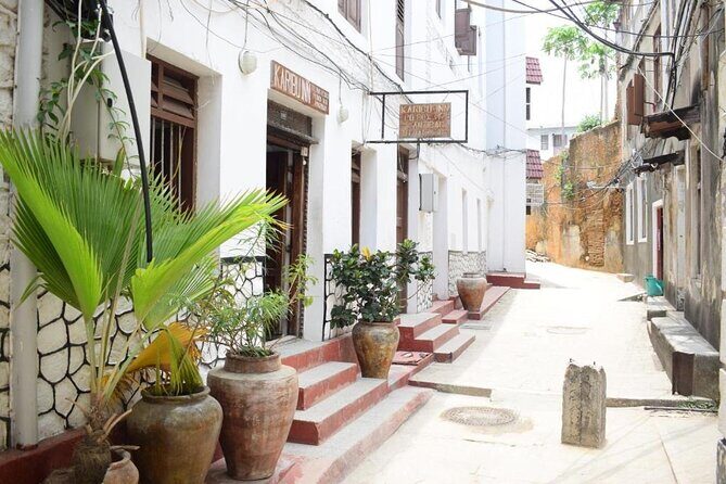 Explore The Stone Town in Zanzibar - How to prepare: shoes, pace, and your topic of interest
