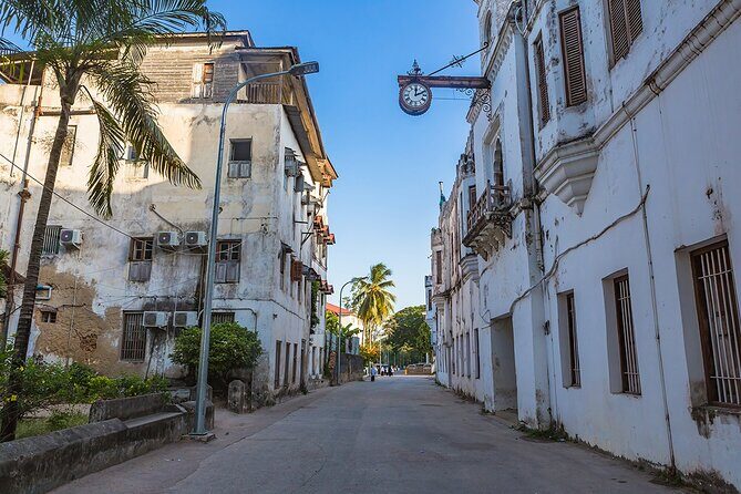Explore The Stone Town in Zanzibar - Zanzibar traditions on the street, not in a textbook