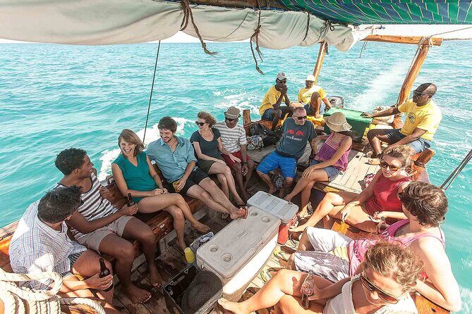 Full-Day Blue Lagoon and Sandbank Boat Tour from Zanzibar ( Safari blue) - Group size: small group, but the sea doesn’t always feel small
