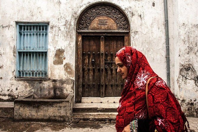 Full-Day Private Stone Town +Spice Farm and Prison Island Tour - Guide Quality Can Make or Break the Day