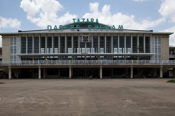 Full-Day Private Tour of Dar es Salaam - National Museum of Tanzania: one hour to understand the people
