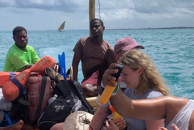 Luxury Swimming with DOLPHINS IN MNEMBA and LUNCH - Beach Lunch: Included Food, but Manage Expectations