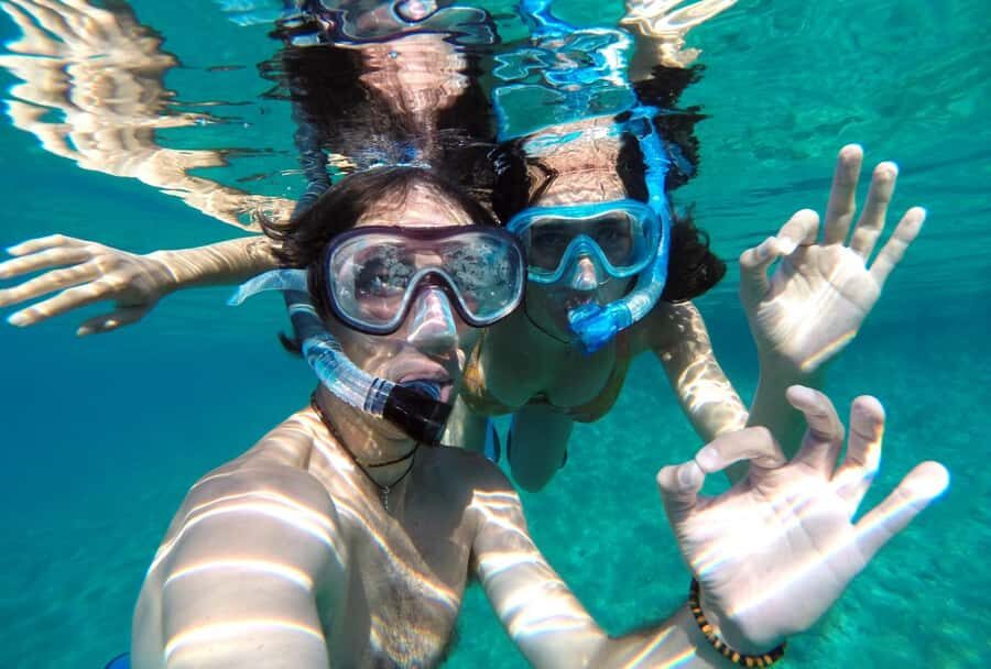 Matemwe: Mnemba Island Dolphin & Snorkeling Boat Trip - Staying comfortable: what sea conditions and motion mean for you