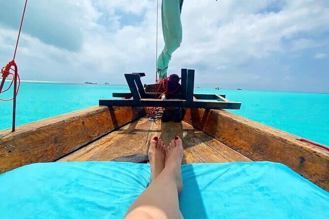 Mnemba island snorkeling tour - Food and Drinks on the Trip: Fresh Fruit, Soft Drinks, and Snacks