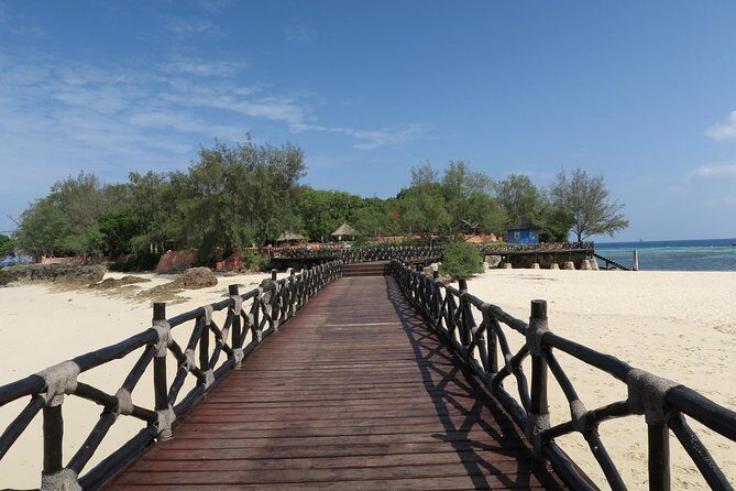 Prison island tours - Weather and sea conditions: the big swing factor