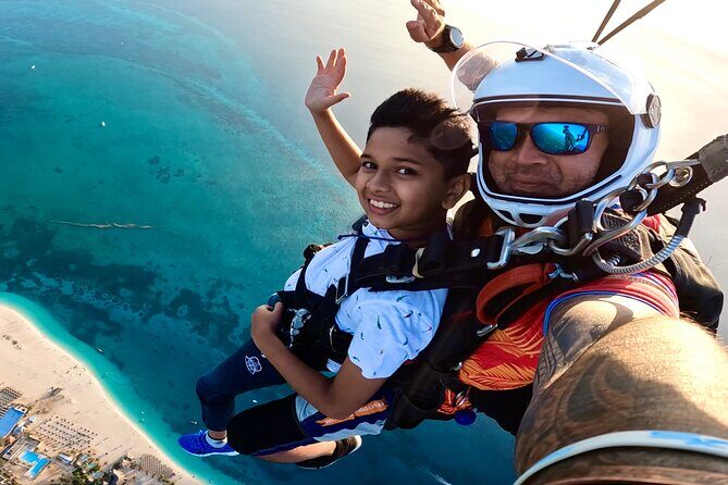 Skydive Zanzibar | Tandem Skydive - Why a tandem skydive over Kendwa feels so different