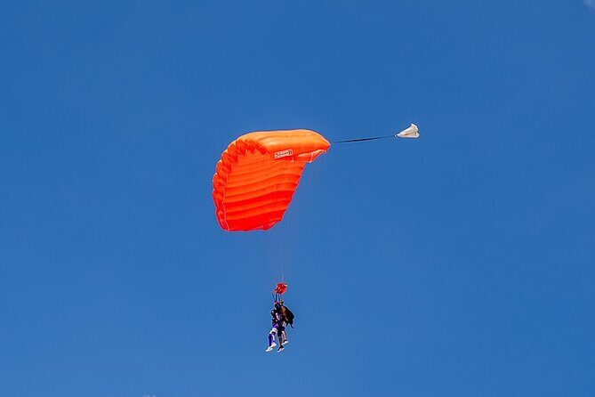 Skydive Zanzibar | Tandem Skydive - Training, gear, and the instructor you’ll trust in minutes
