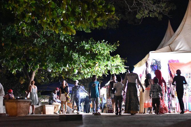 Stone Town Evening Walk Tour With Visit Food Markets - What the Guide Actually Adds (And Why Reviews Keep Mentioning Them)