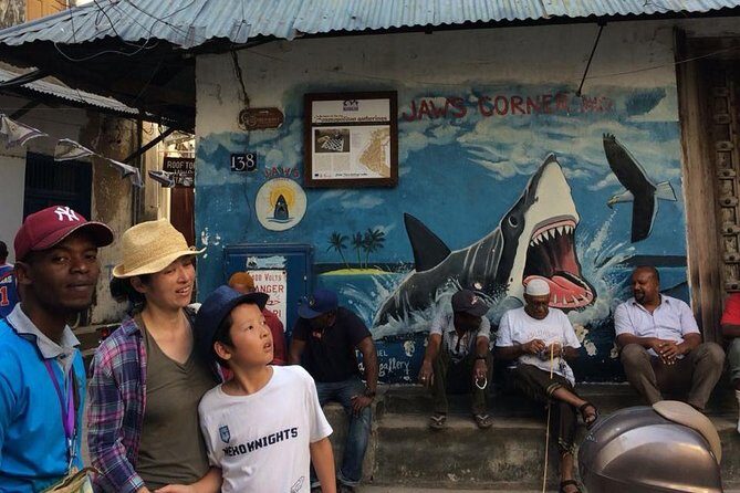 Stone Town Private Walking Tour - Getting Started at Mizingani Rd (and How Hotel Pickup Helps)