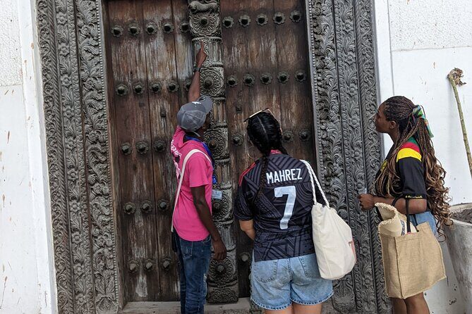 Stone Town Tour in Zanzibar. - Forodhani Gardens: where the waterfront turns into food and people-watching