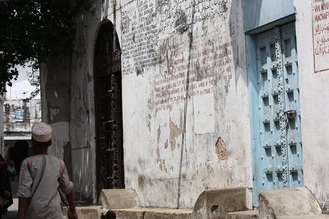 Stone Town Walking Tour in Zanzibar - People’s Palace Museum and sultan-era power, explained in plain terms
