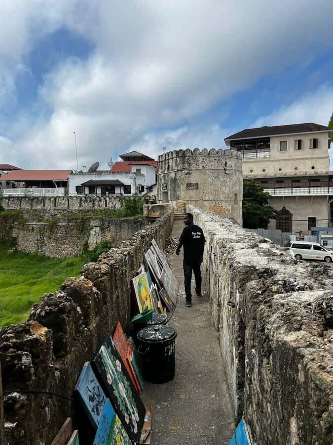 Stone Town's Hidden History: Private Guided Walking Tour - Architecture Focus: Limestone, Doors, and the House of Wonders
