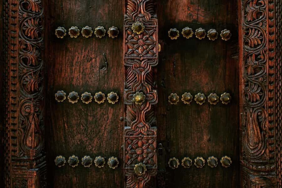 Zanzibar: 3 Hours Private Stone Town walking Tour with Guide - Zanzibar Coffee House and Jaws Corner: A Smart Reset