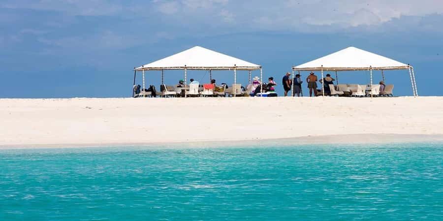 Zanzibar: Prison Island and Nakupenda Boat Trip with Lunch - Should you book Prison Island and Nakupenda with lunch?
