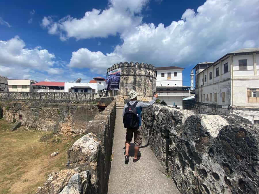 Zanzibar: Spice Farm & Stone Town Tour with Lunch - Shopping in Zanzibar Markets Without Getting Burned