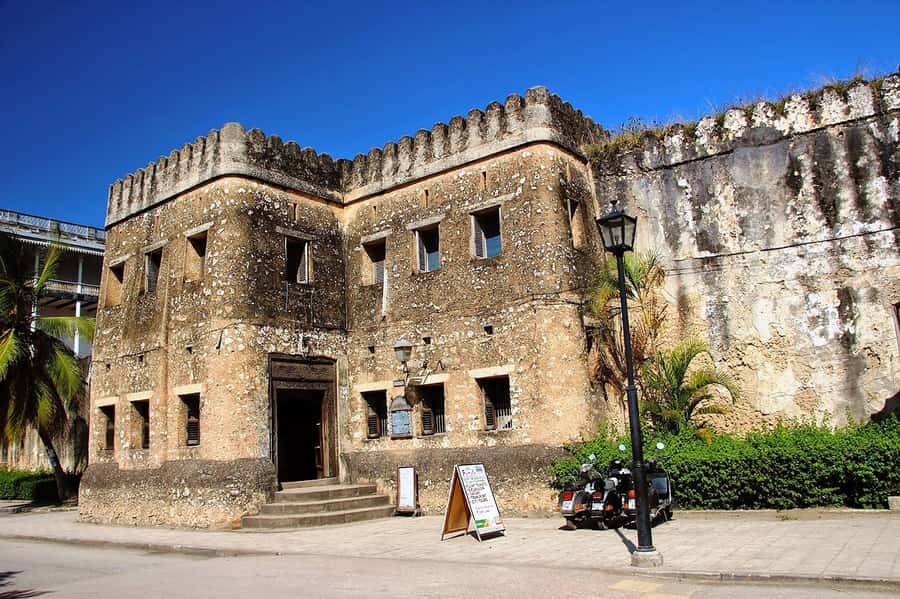 Zanzibar: Stone Town City Tour and Spice Farm with Lunch - Stone Town UNESCO streets: Old Slave Market to House of Wonders