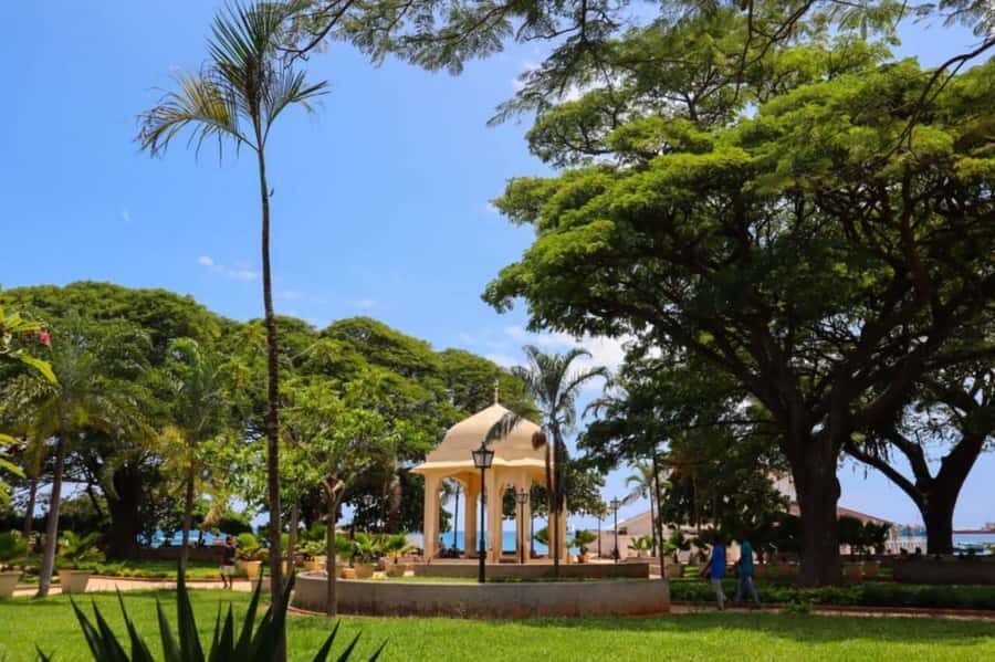 Zanzibar: Stone Town Walking Tour with Guide - Stone Town’s coral-stone maze: what makes this walk different